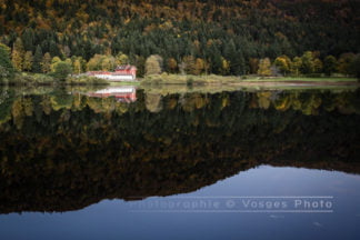 Photographie des Vosges, maison dans la foret au bord du Lac de retournemer
